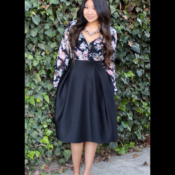Banana Republic Dresses & Skirts - Banana Republic Midi Skirt Banana Republic Dresses & Skirts - Banana Republic Midi Skirt